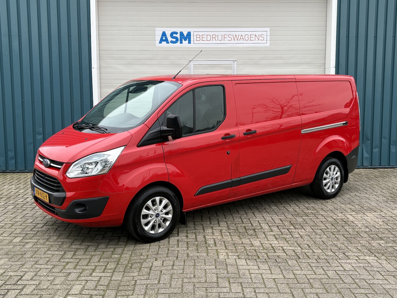 Ford Transit Custom - 290 2.2 TDCI L2H1 Trend / Cruise / Airco / 2X SCHUIFDEUR / Navi / Trekhaak / Apk t/m 11-12 - AutoWereld.nl