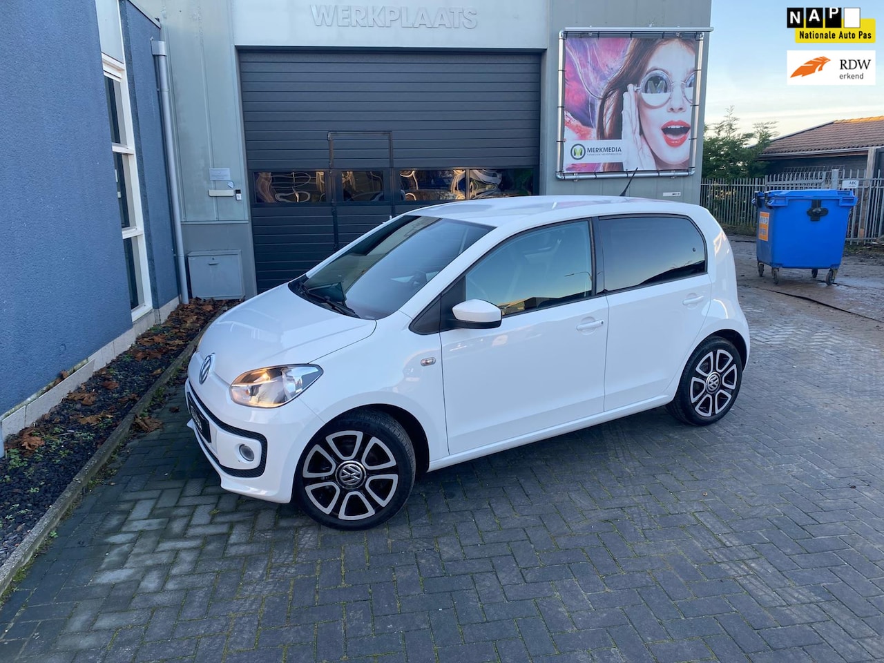 Volkswagen Up! - 1.0 high up! BlueMotion Cruise/Fender/PDC - AutoWereld.nl