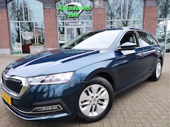 Skoda Octavia Combi - 1.0 TSI Business Edition Wegklapbare trekhaak - Chroompakket - Elektrische achterklep - NL