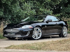 Jaguar XKR - 5.0 V8 Coupé Portfolio 510 pk | Dealer ond. | 1ste eig. | Zeer compleet | Uniek |