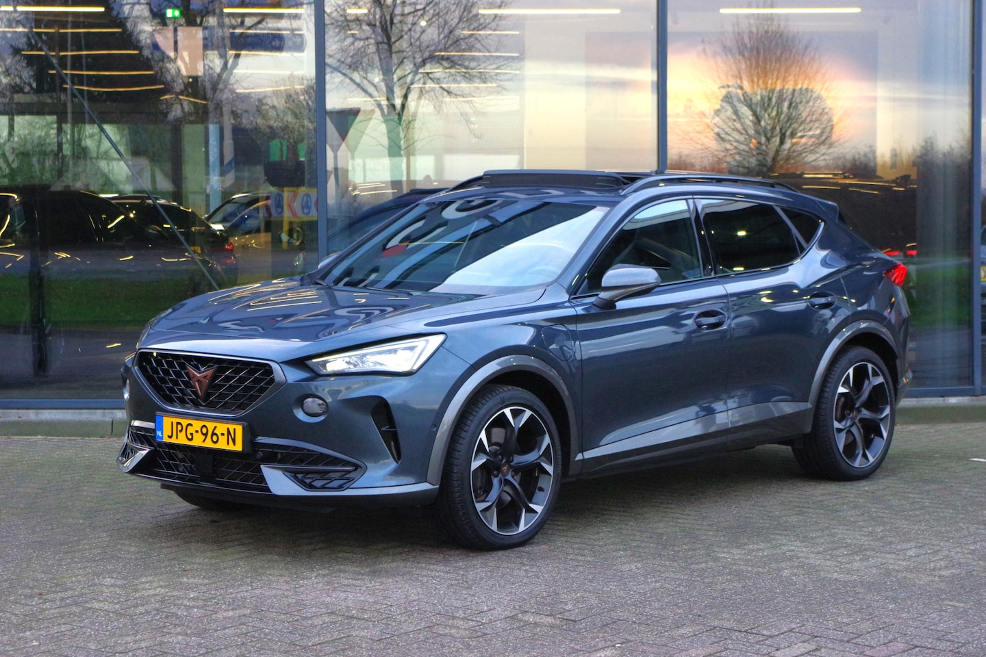 CUPRA Formentor - 1.4 e-Hybrid VZ Performance 1.4 e-Hybrid VZ 245 PK Performance, Panoramadak, Keyless, Trekhaak, Adap. Cruise Control - AutoWereld.nl