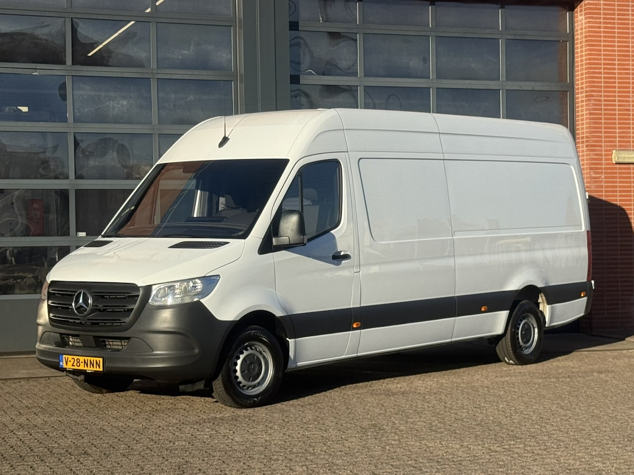 Mercedes-Benz Sprinter - 317 L3H2 | Navi | Camera | Cruise | Geveerde stoel | Certified 24 mnd garantie - AutoWereld.nl
