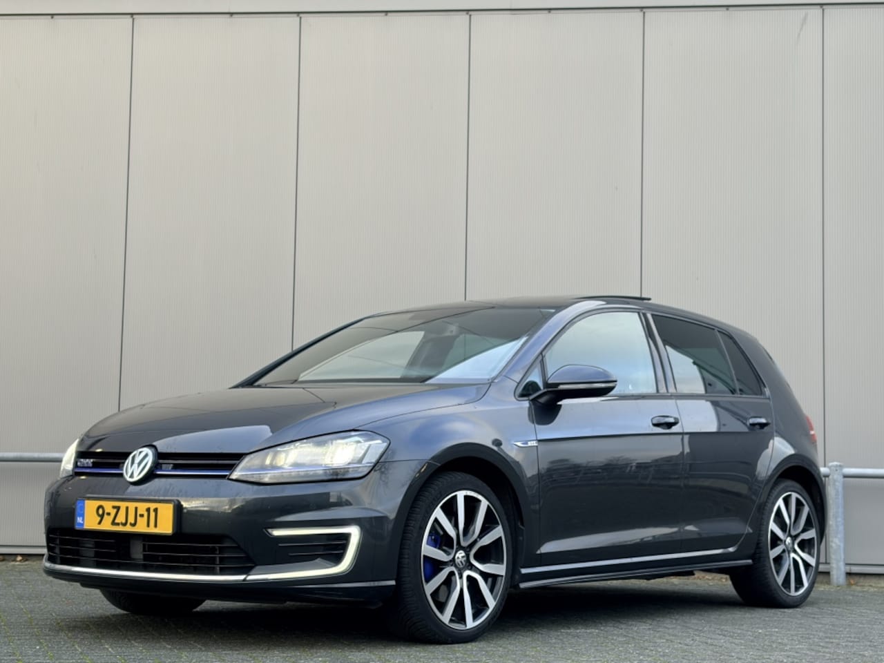 Volkswagen Golf - 1.4 TSI GTE - pano - trekhaak - nap - navi - ACC - - AutoWereld.nl