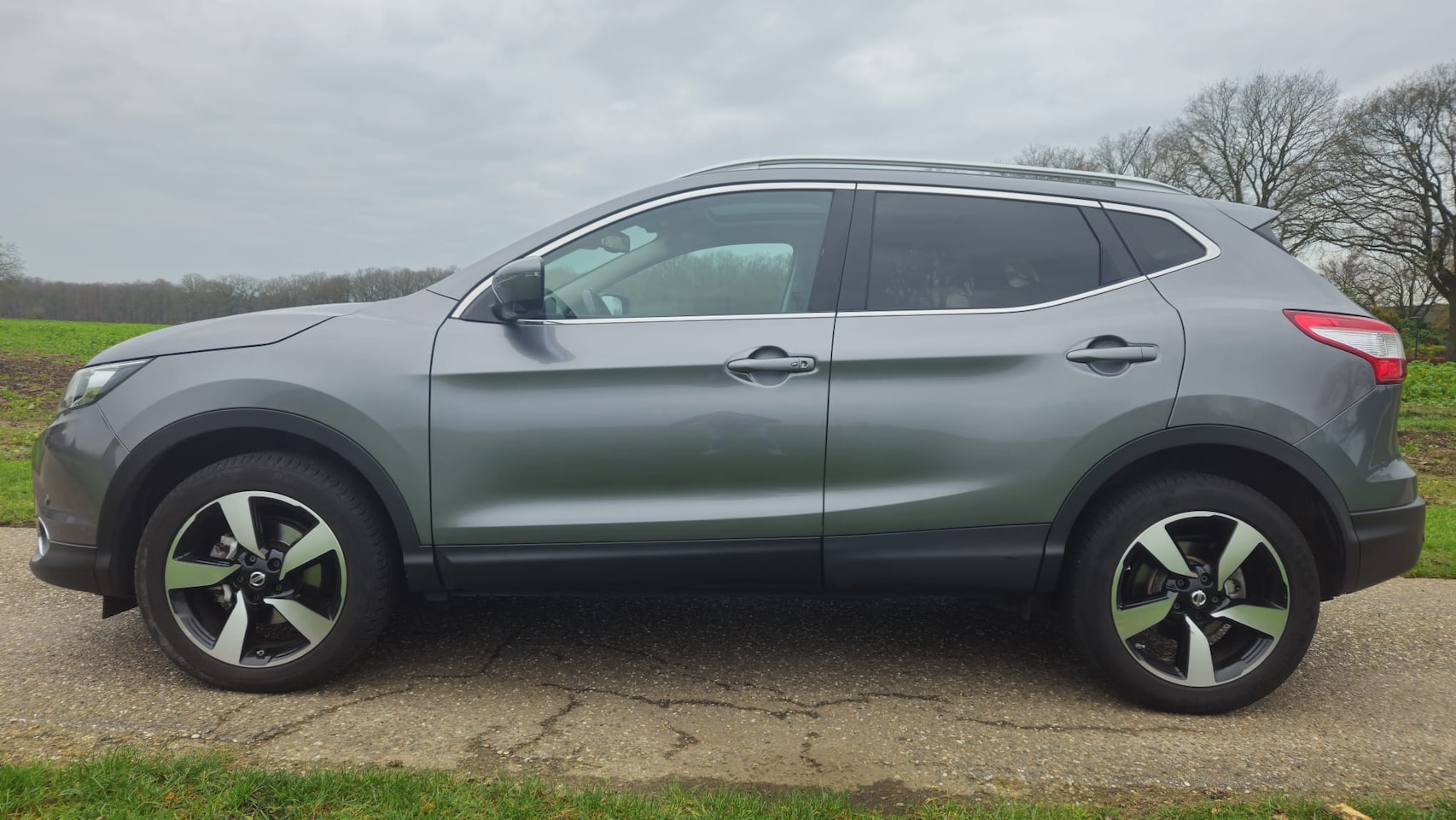 Nissan Qashqai - 1.6 Connect Edition Trekhaak, panoramadak - AutoWereld.nl