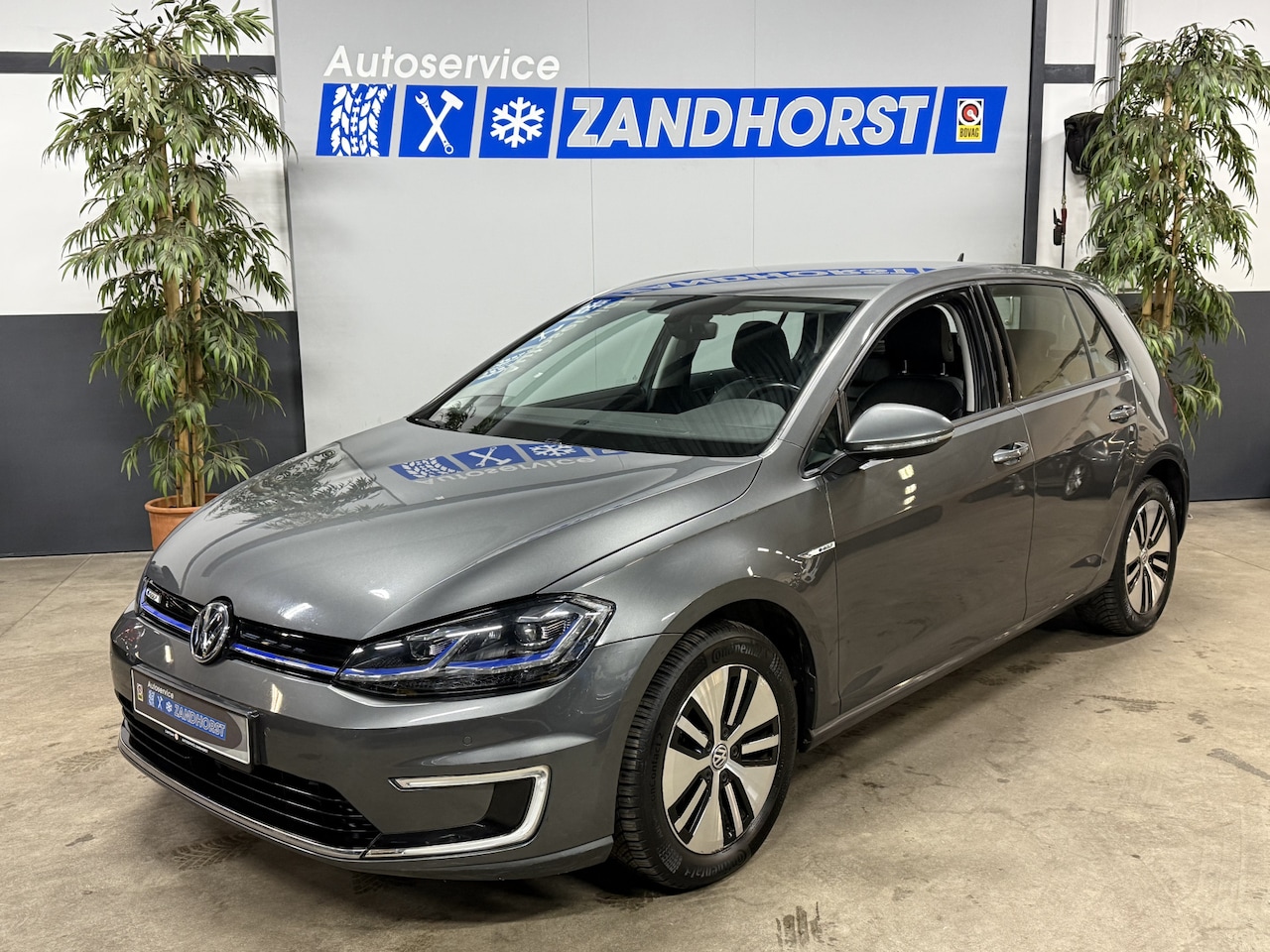 Volkswagen e-Golf - e-Golf // Leer // Cruise adaptief - AutoWereld.nl
