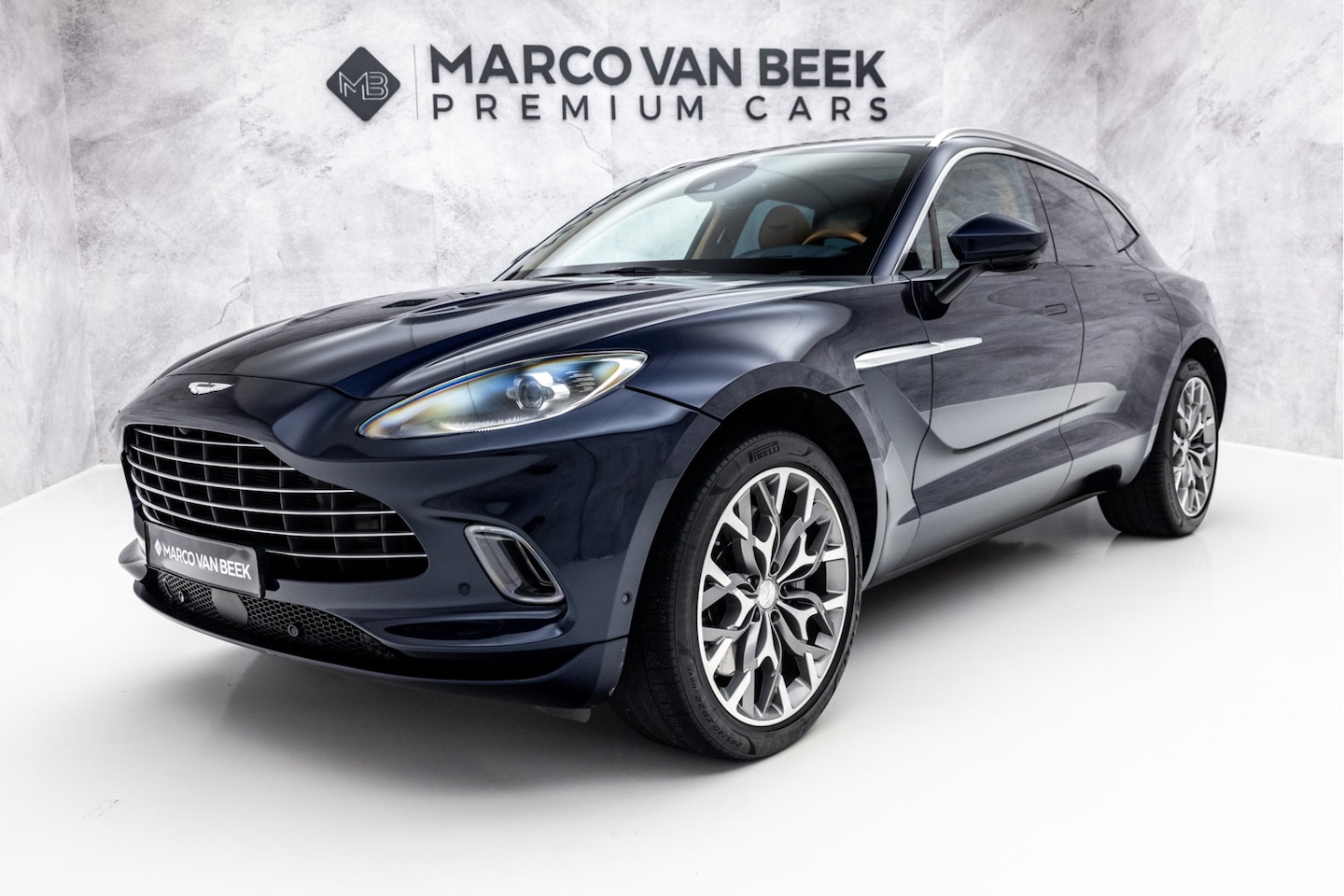 Aston Martin DBX - 4.0 V8 | Pano | Stoelventilatie 4X | Premium Audio - AutoWereld.nl
