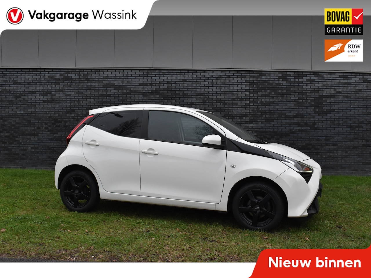 Toyota Aygo - 1.0 VVT-i x 5-deurs Cruise control Zwarte velgen - AutoWereld.nl
