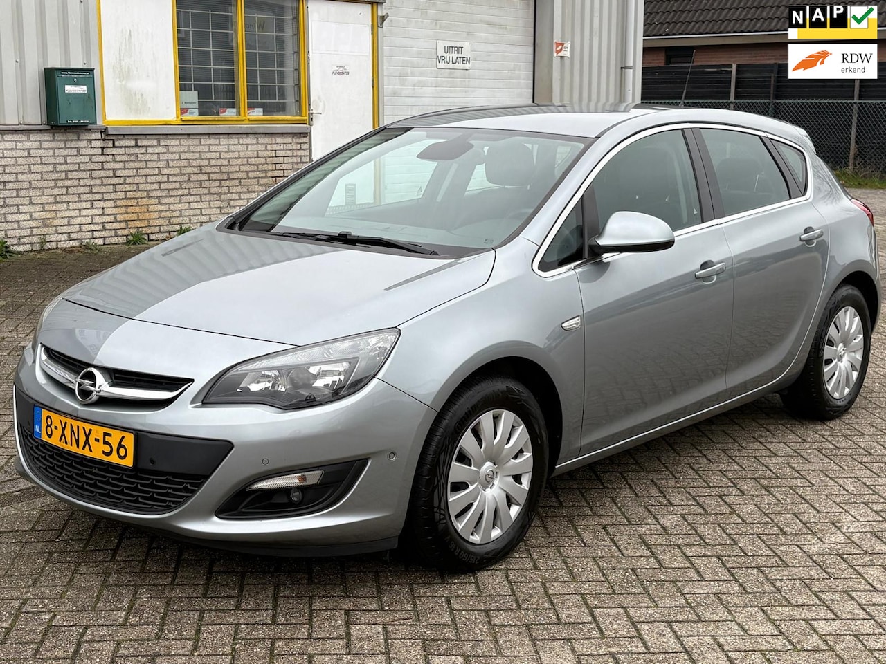 Opel Astra - 1.6 CDTi 110 PK 6 BAK Bj 2014 Euro6 Design 1e Eig Weinig Km,s 72.890 Airco Leder Cruise Pd - AutoWereld.nl
