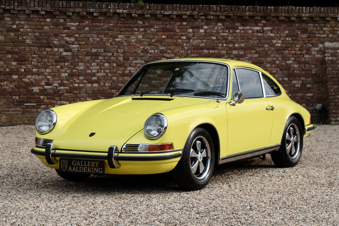 Porsche 911 - S Coupe "Matching Numbers" Fantastic color combination - Light Yellow with Recaro seats "P - AutoWereld.nl