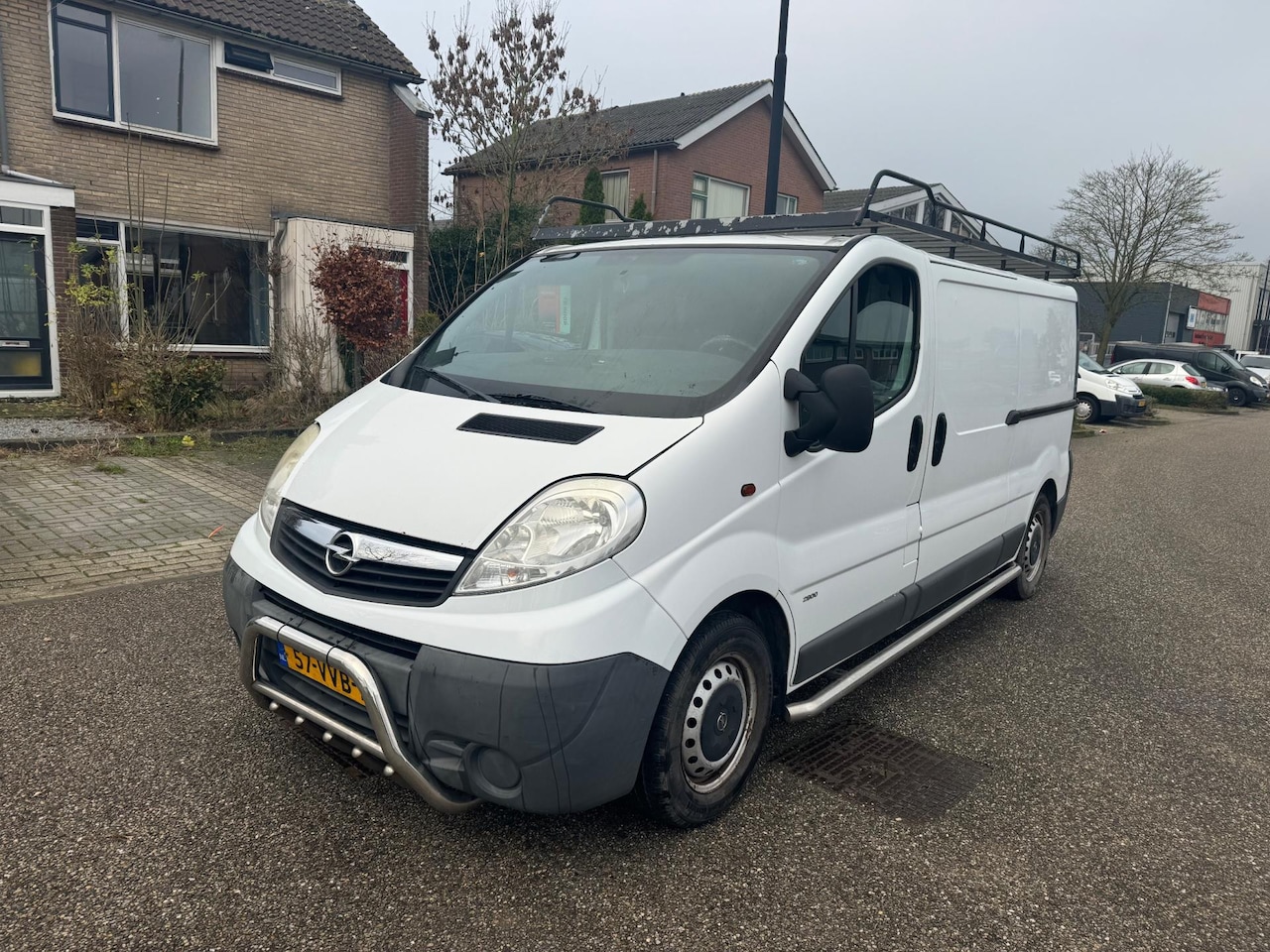 Opel Vivaro - 2.5 CDTI L2 H1 DC 2.5 CDTI L2H1 DC - AutoWereld.nl