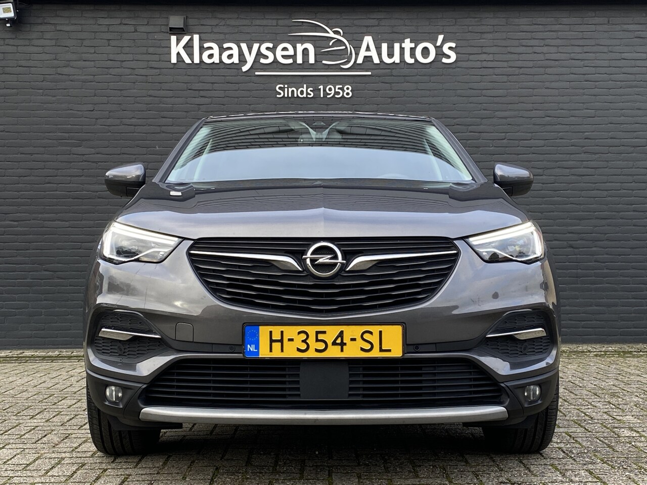 Opel Grandland X - 1.2 Turbo 131 pk Business Executive | 1e eigenaar | dealer onderh. | navigatie | trekhaak - AutoWereld.nl