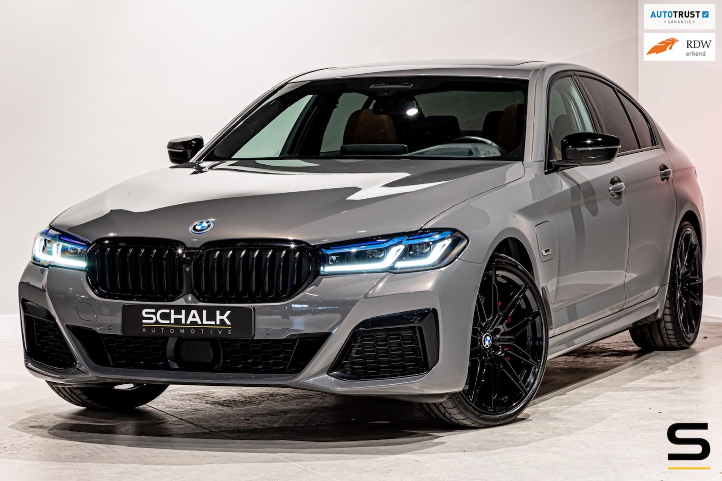 BMW 5-serie - 530e xDrive|M-sportPlus|Pano|HUD|Cam|Garantie - AutoWereld.nl