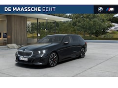 BMW 5-serie Touring - 530e M Sport Automaat / Panoramadak / Trekhaak / Bowers & Wilkins / Adaptieve LED / Comfor