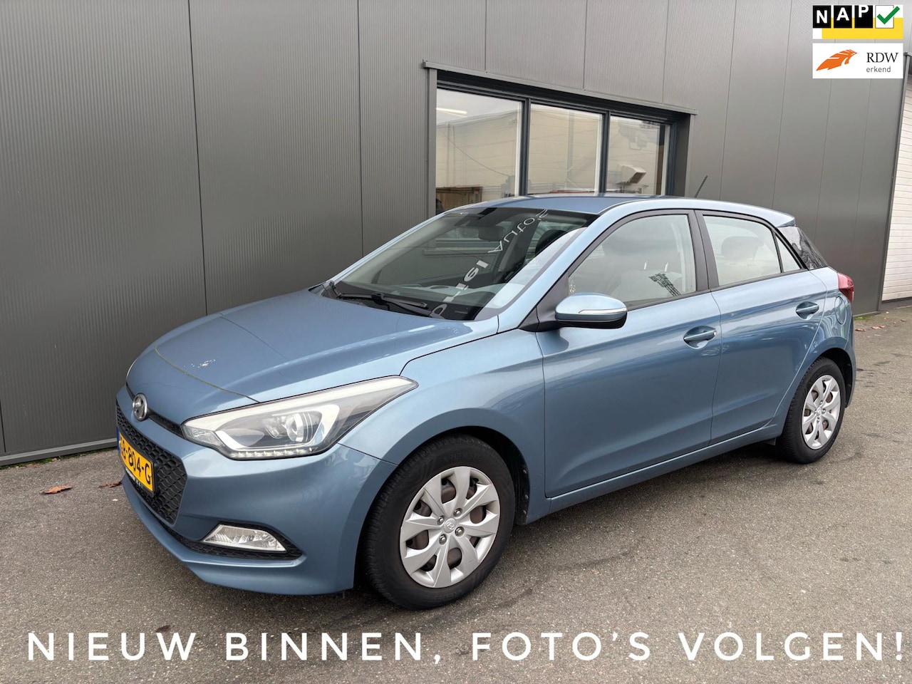 Hyundai i20 - 1.2 HP i-Motion / Airco / Parkeersensoren achter! - AutoWereld.nl