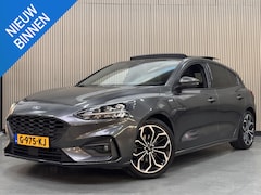 Ford Focus - 1.5 EcoBoost 182pk ST Line Panoramadak Trekhaak Navi B&O 18" LM velgen Privacy Glass NL-Au