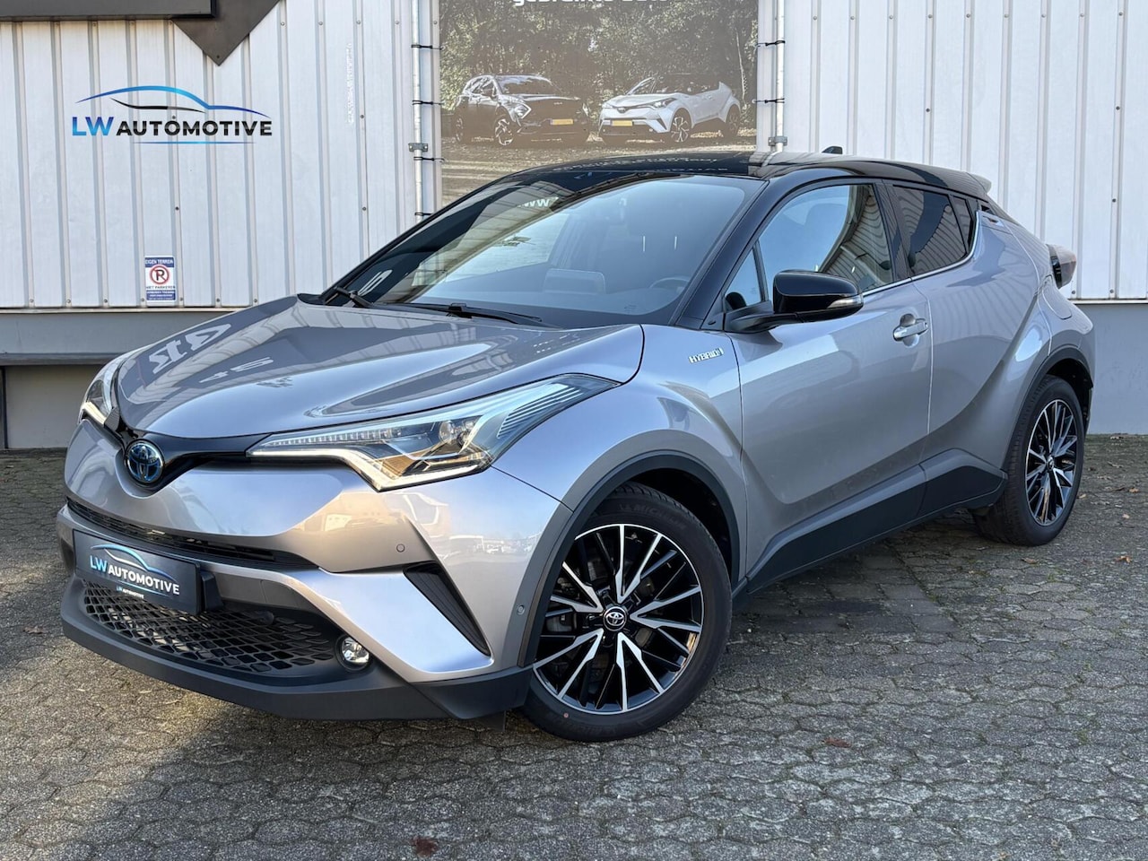 Toyota C-HR - 1.8 Hybrid Style Bi-Tone | Full LED | Navi | Stoel+stuurverw. - AutoWereld.nl