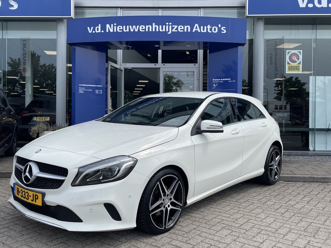 Mercedes-Benz A-klasse - 180 Ambition | Elk stoelen geheugen functie | Stoelverwarming | Parkeersensoren | - AutoWereld.nl