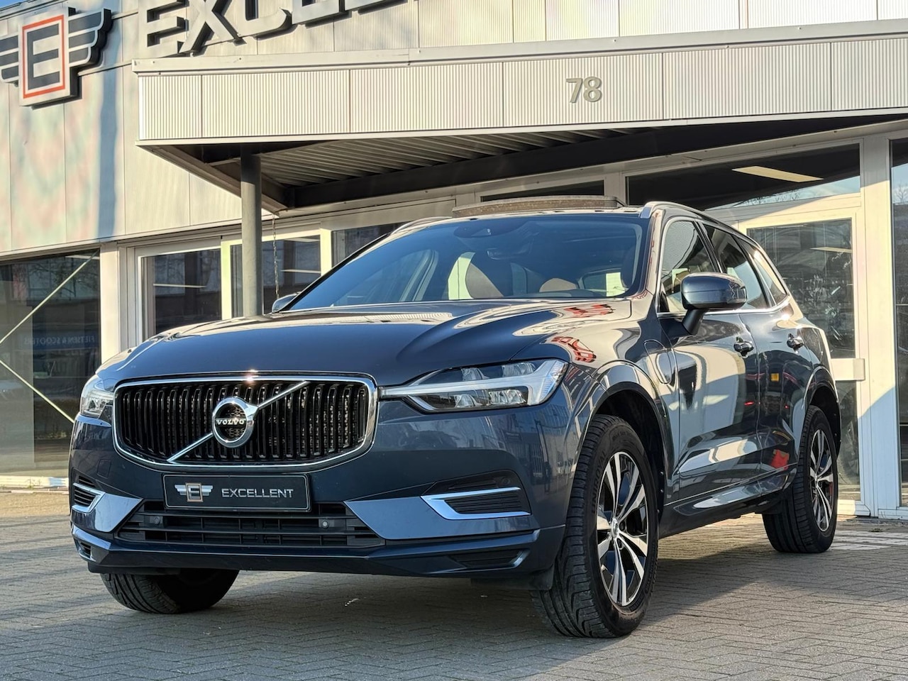 Volvo XC60 - 2.0 T8 Twin Engine AWD Momentum Pro 2.0 T8 Twin Engine AWD Momentum Pro - AutoWereld.nl