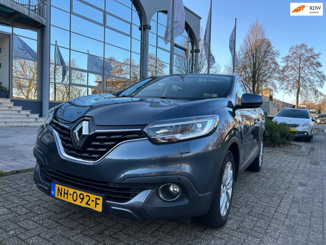 Renault Kadjar - 1.2 TCe Intens half leder/panoramad.,navi,N.A.P - AutoWereld.nl