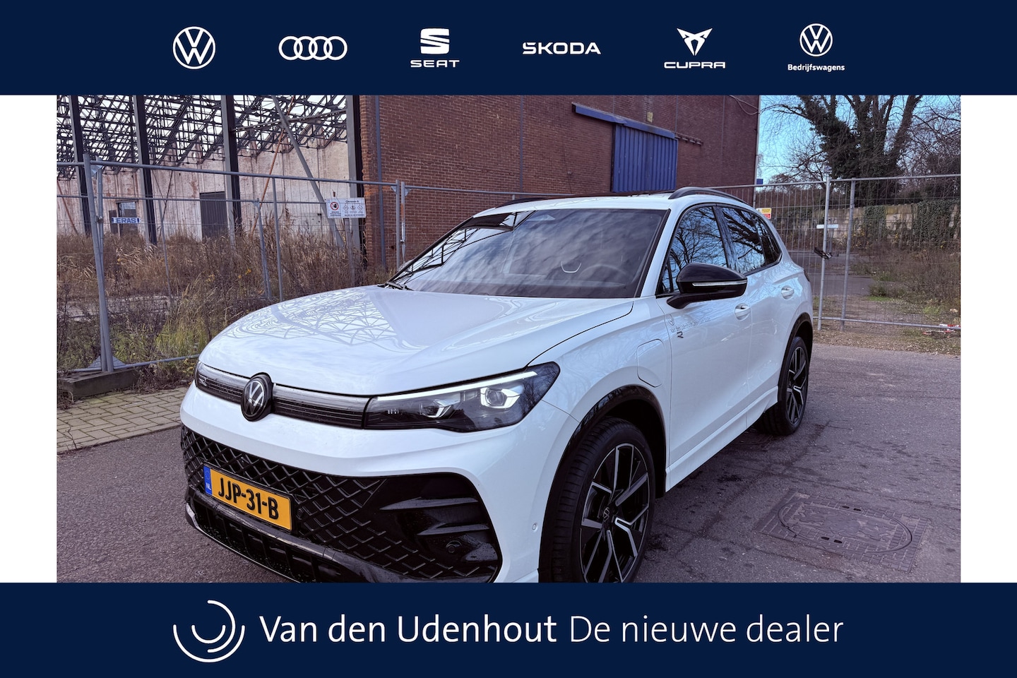 Volkswagen Tiguan - 1.5 eHybrid R-Line Edition Black Style 20"velgen trekhaak - AutoWereld.nl