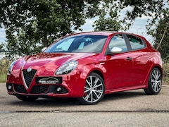 Alfa Romeo Giulietta - 1.750 Turbo Veloce | Clima | Cruise | Leder | PDC | Stoelverw. | Alfa Rosso | Zeer mooi |