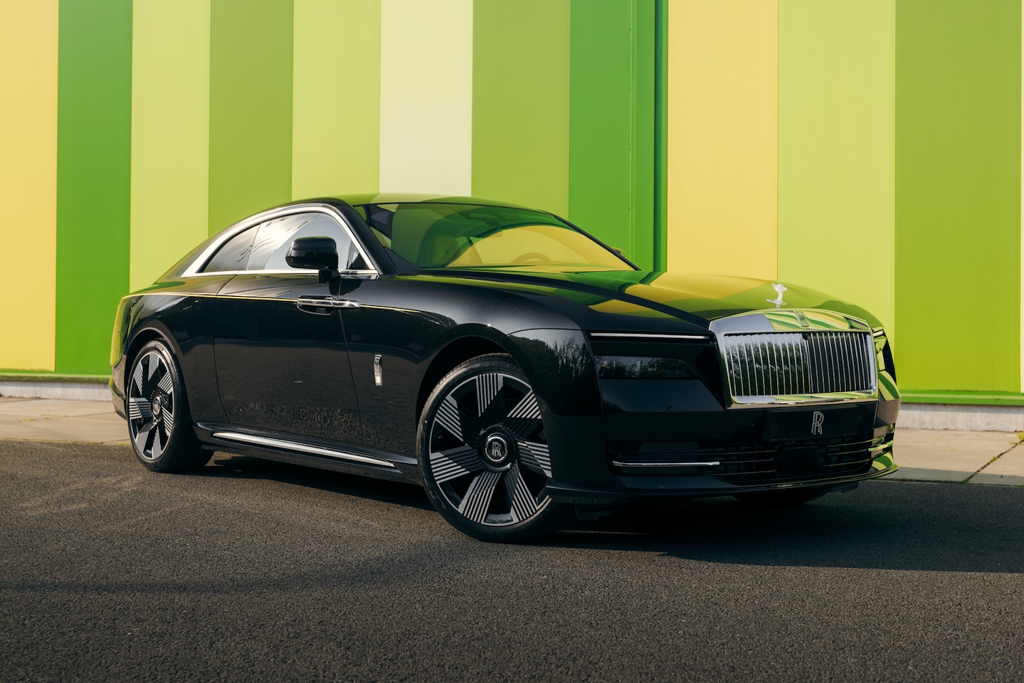 Rolls-Royce Spectre - '' Resolute'' - AutoWereld.nl