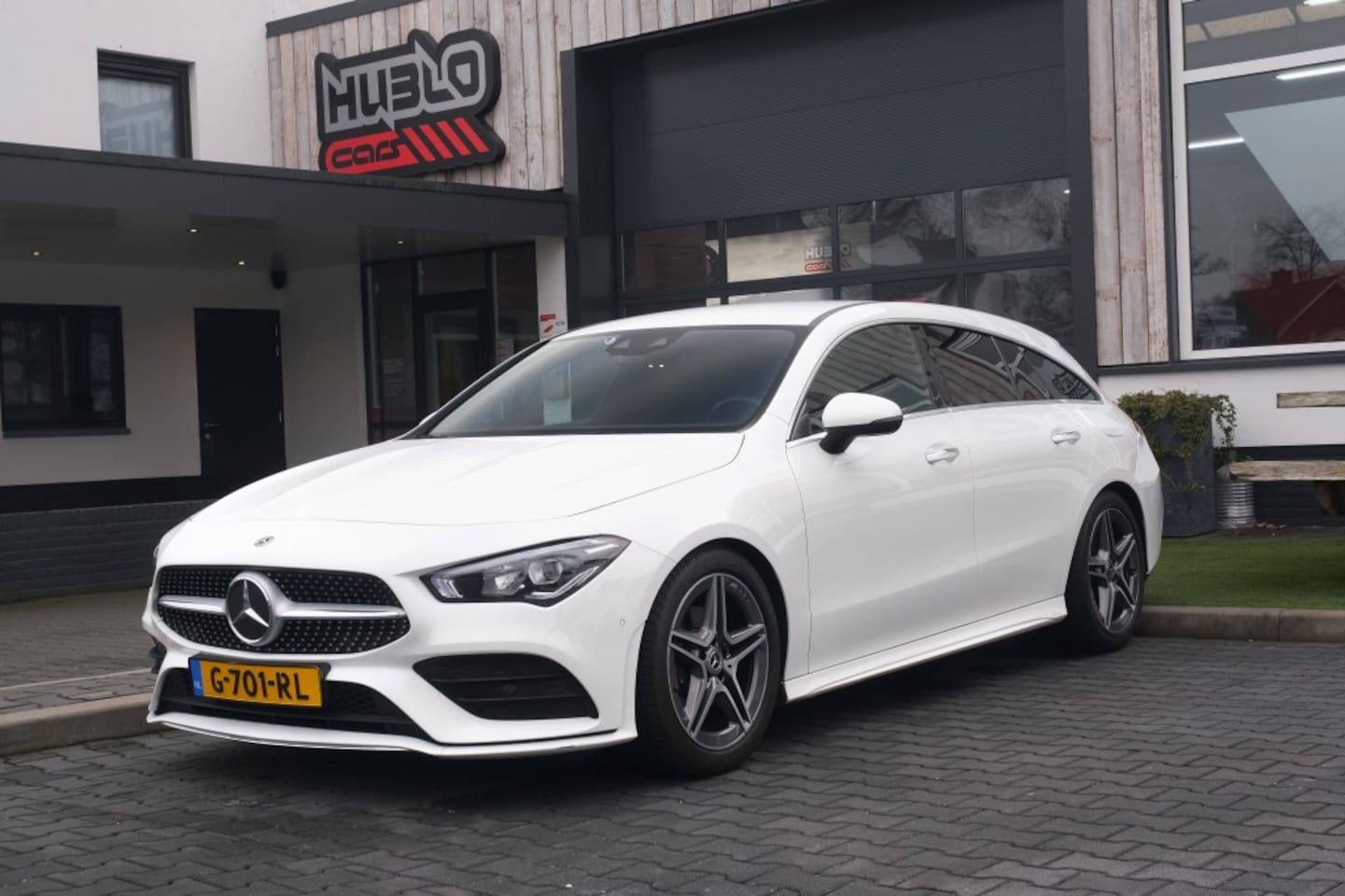 Mercedes-Benz CLA-klasse Shooting Brake - 180 AMG-Line Camera, Navi, Burmester - AutoWereld.nl