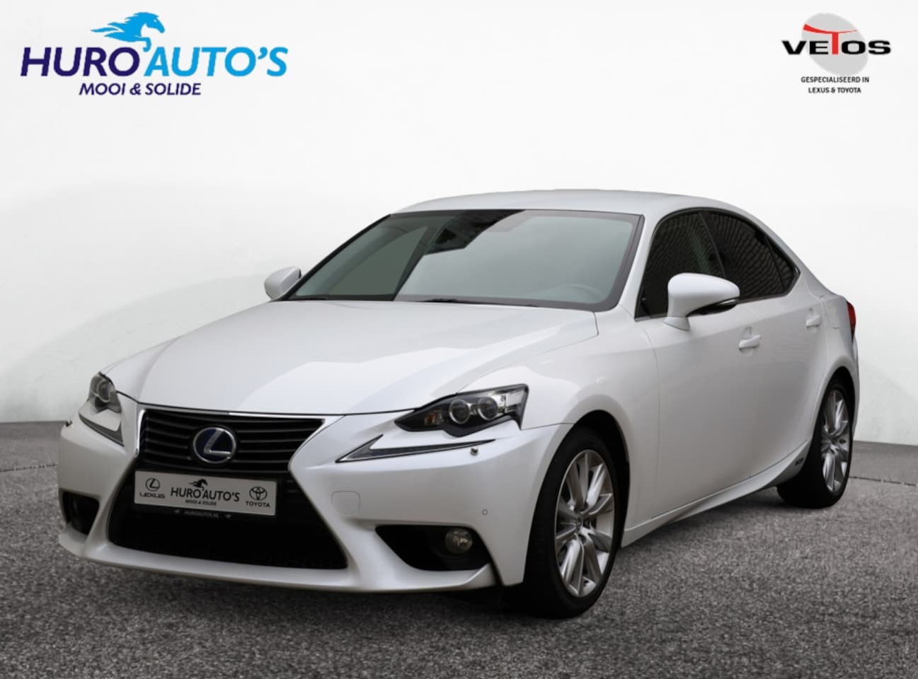 Lexus IS - 300h Luxury Line | Mark Levinson | Stoelventilatie | Stuurwielve - AutoWereld.nl
