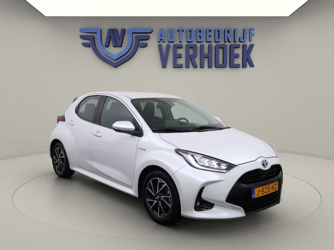 Toyota Yaris - 1.5 Hybrid First Edition NL Auto - Carplay - Navigatie - AutoWereld.nl