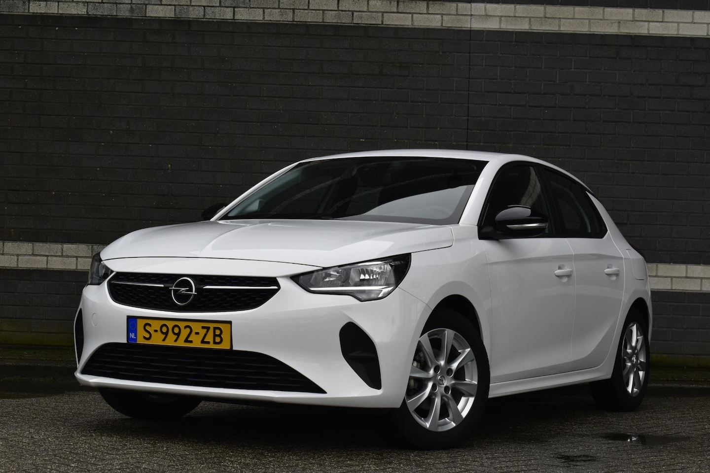 Opel Corsa - 1.2 Level 2 / Parkeersensoren / Carplay / Airco / 16" LMW / Private Lease €329,- P/M - AutoWereld.nl