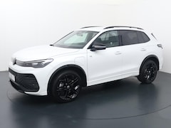 Volkswagen Tiguan - 1.5 eHybrid R-Line Business | 204 PK | SoH 100% | Automaat | Trekhaak wegklapbaar | Elek.