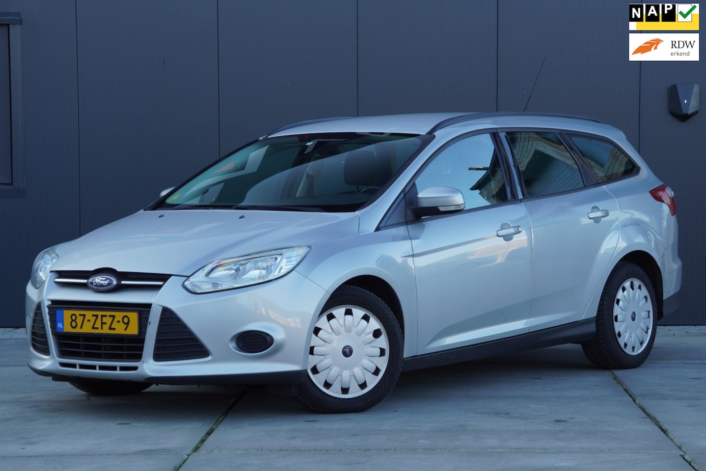 Ford Focus Wagon - 1.6 TDCI ECOnetic Lease Trend Euro 5 Airco Cruise control EXPORT - AutoWereld.nl