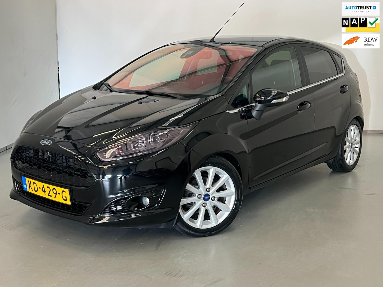 Ford Fiesta - 1.0 Titanium / NL-auto / Xenon / Navi / Clima / Bluetooth - AutoWereld.nl