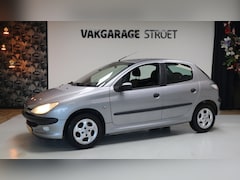 Peugeot 206 - 1.4 Gentry Premium | airco | LMV | half leer int | oh.bkje