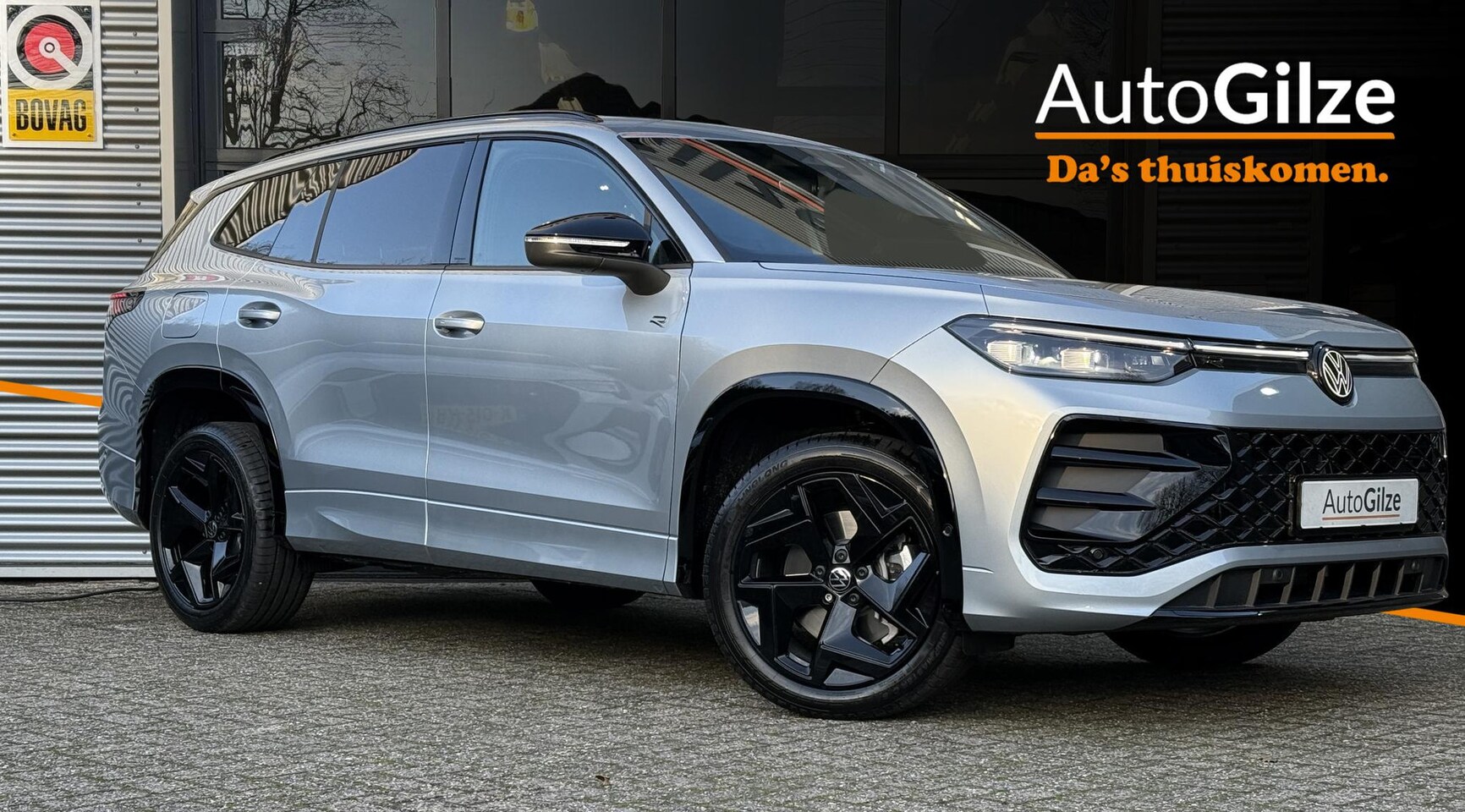 Volkswagen Tayron - 1.5 eHybrid R-Line Edition 272PK l Electrische Trekhaak l Black Style l Pano l Stoelverwar - AutoWereld.nl