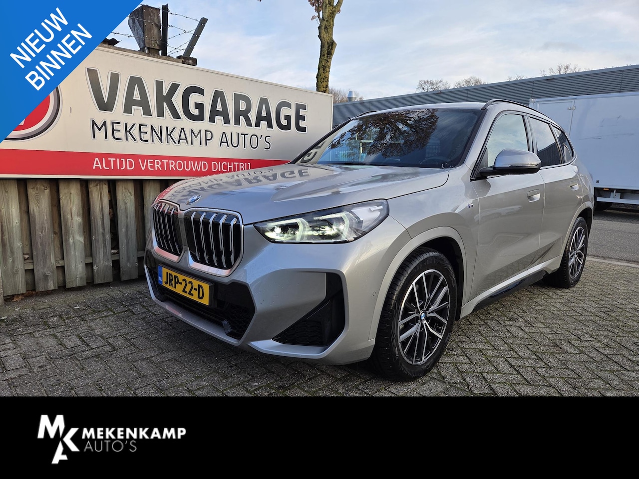 BMW X1 - sDrive18i M Sport Shadow Line 18"/Panoramadak/Trekhaak/Sportstoelen/Keyless/Stoelverwarmin - AutoWereld.nl