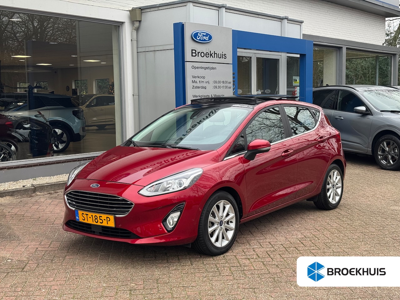 Ford Fiesta - 1.0 EcoBoost Titanium 99pk | Panoramadak | Adaptive Cruise | Camera | PDC V+A | Navigatie - AutoWereld.nl