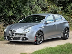 Alfa Romeo Giulietta - 1.7 TBi Quadrifoglio Verde | Matt grijs | Bose | Leder / alcantara | Navi | Clima | Cruise