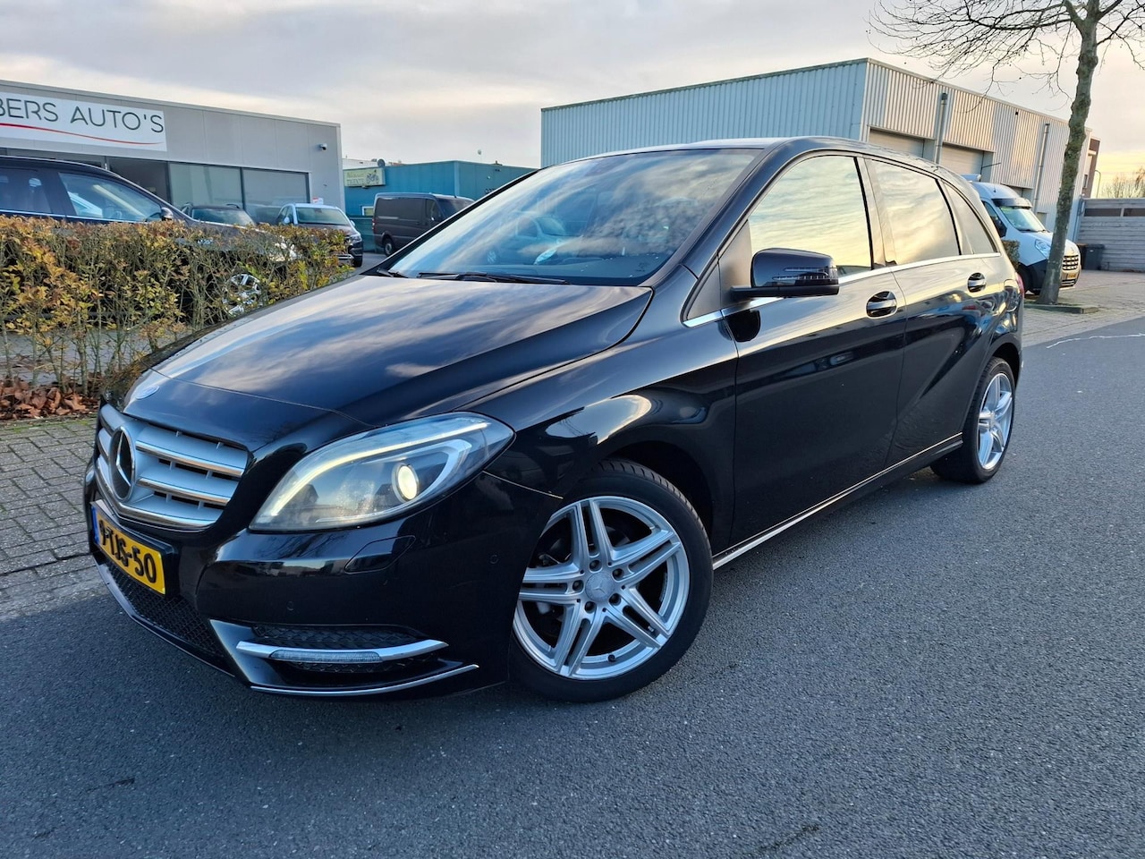 Mercedes-Benz B-klasse - 180 Ambition CLIMA/CRUISE/NAVI/LEDER! - AutoWereld.nl
