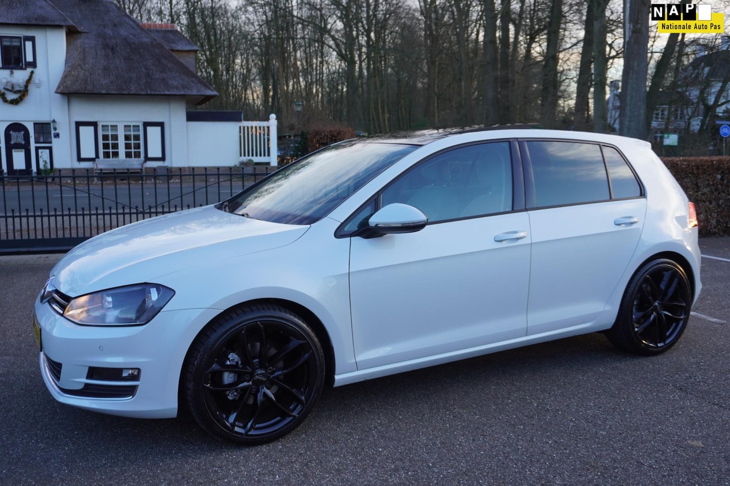 Volkswagen Golf - 1.4 TSI ACT Highline Pano Navi Dap Trekhaak - AutoWereld.nl