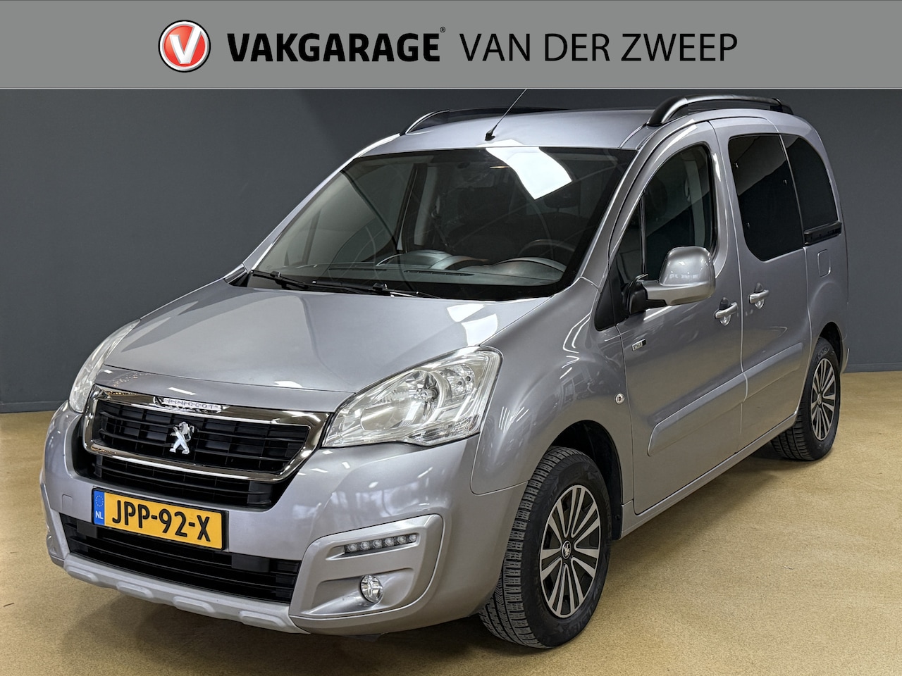 Peugeot Partner Tepee - 1.2 PureTech Active 1.2 PureTech Active - AutoWereld.nl