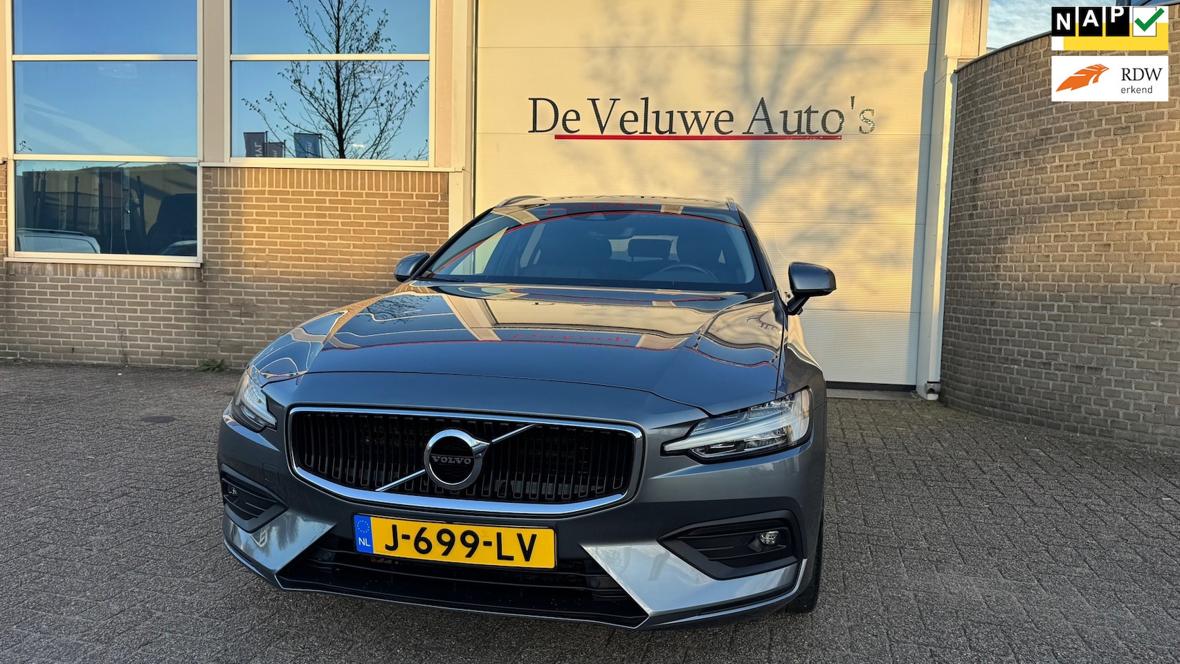 Volvo V60 - 2.0 B4 Business Pro |Carplay|Trekhaak|ACC|Memory| - AutoWereld.nl