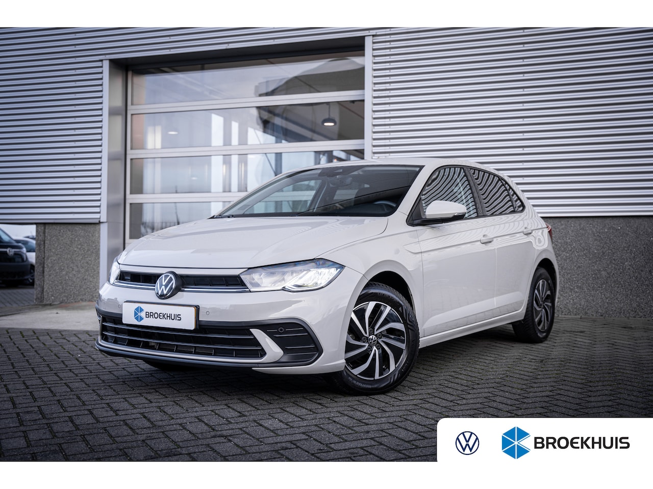 Volkswagen Polo - 1.0 TSI Life Edition | Achteruitrijcamera | Parkeersensor voor en achter | Voorstoelen ver - AutoWereld.nl
