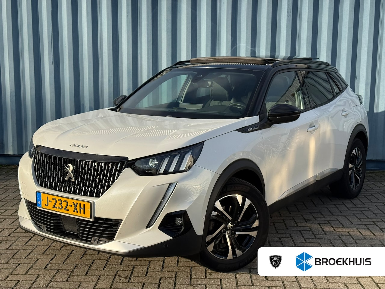 Peugeot 2008 - GT-Line Schuif/ kantel dak | Achteruitrijcamera | Afwijkende dakkleur | Keyless start | Ap - AutoWereld.nl