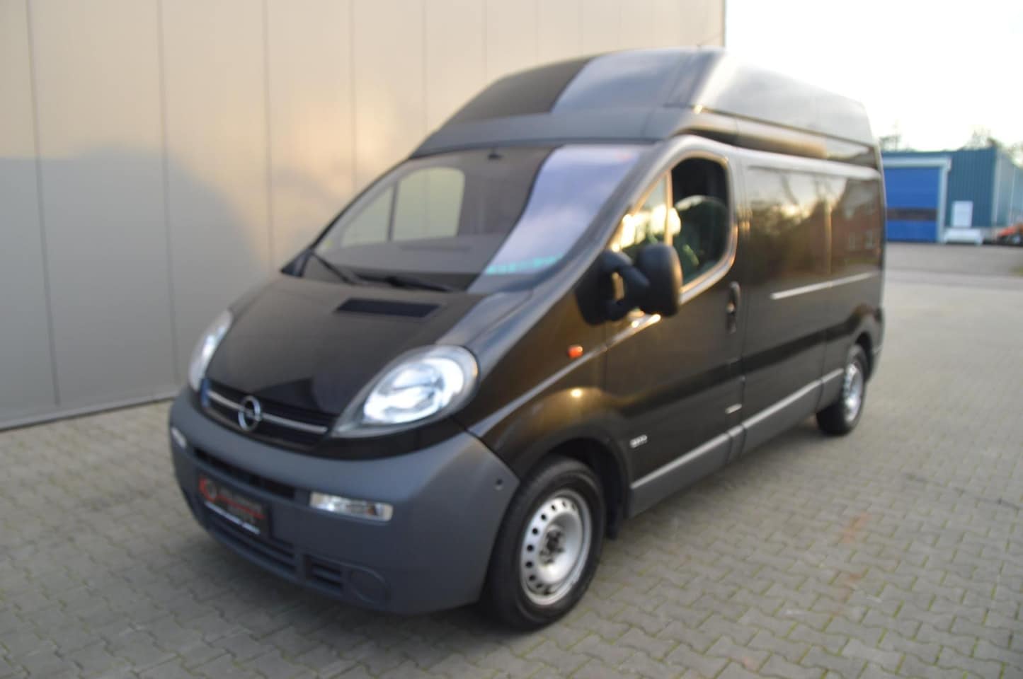 Opel Vivaro - 2.5 DTI L2 H2 2.5 DTI L2H2 - AutoWereld.nl