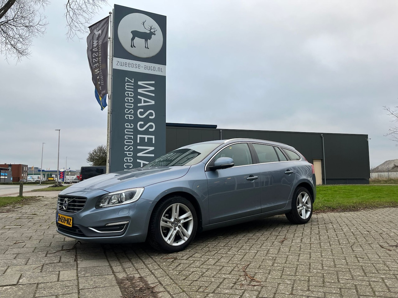 Volvo V60 - T5 245pk Summum Automaat | Rijklaarprijs | Trekhaak | Open Dak | - AutoWereld.nl