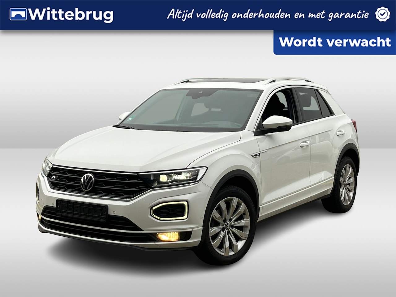 Volkswagen T-Roc - 1.5 TSI 150PK DSG R-Line / Panorama dak / Digital Cockpit Pro / Elektrisch Achterklep / A - AutoWereld.nl
