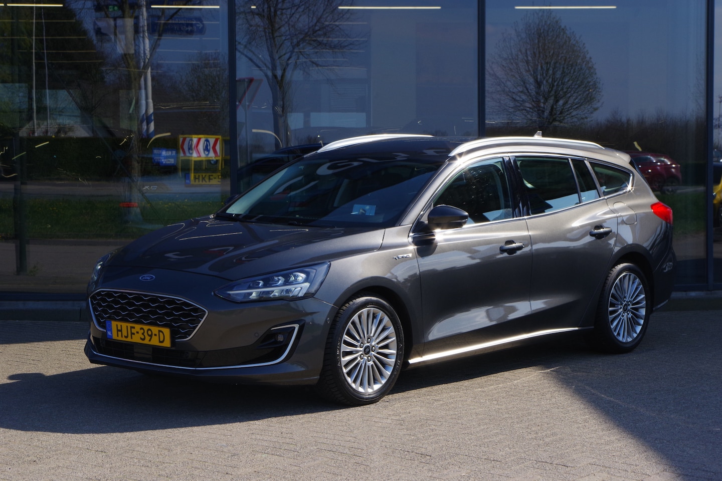 Ford Focus Wagon - 1.0 EcoBoost 125 PK Automaat Vignale BNS, B&O Sound, Leder, Adap. Cruise Control - AutoWereld.nl