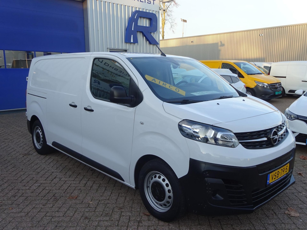Opel Vivaro-e - L2H1 Edition 75 kWh - AutoWereld.nl