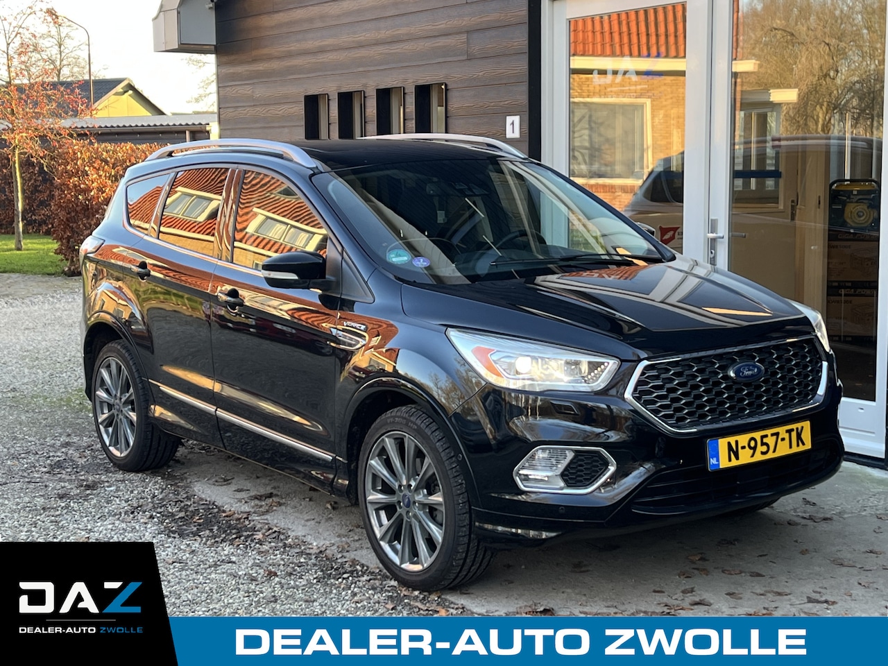 Ford Kuga - 1.5 EcoBoost Vignale Ecc/Navi/Leer/Pano - AutoWereld.nl